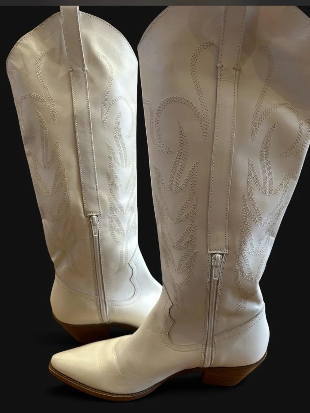 🤍🤠 The cutest white leather cowboy boots from Coconuts by Matisse